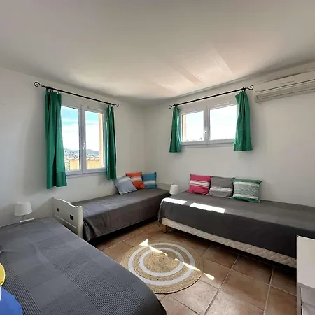 Climatisee Pour 10 Personnes Avec Piscine Chauffee Et Vue A Les Maures *